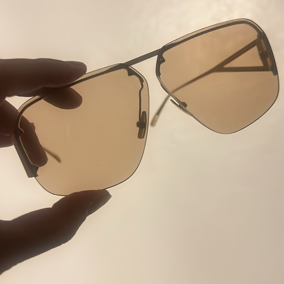 Bottega Veneta gold triangle pilot sunglasses w/box, used very good condition - Picture 7 of 8